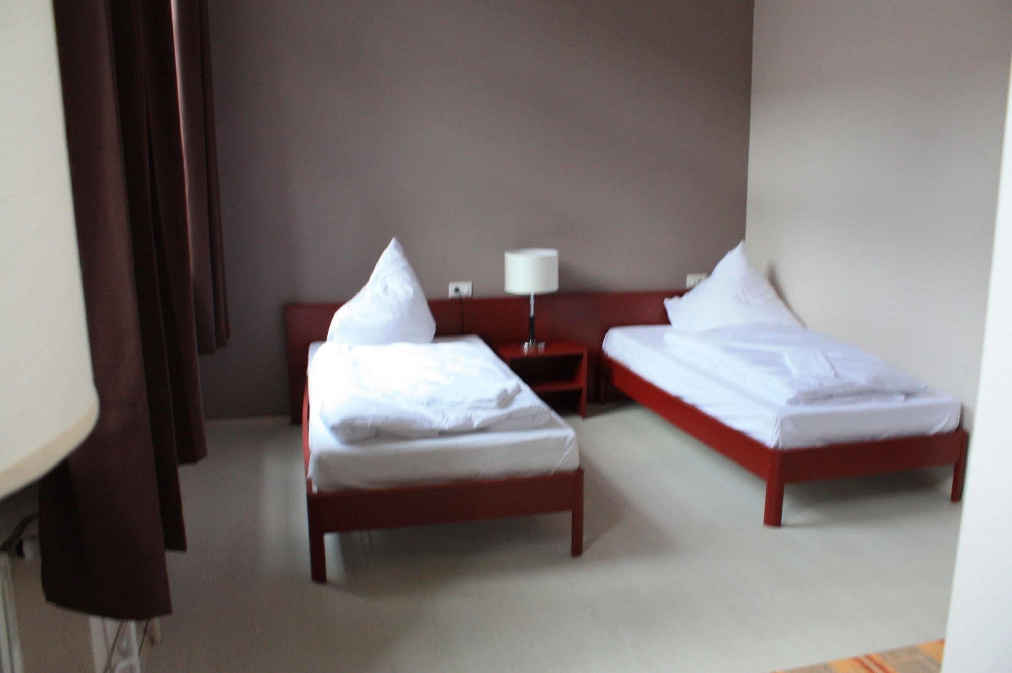 Und 3* Berlino