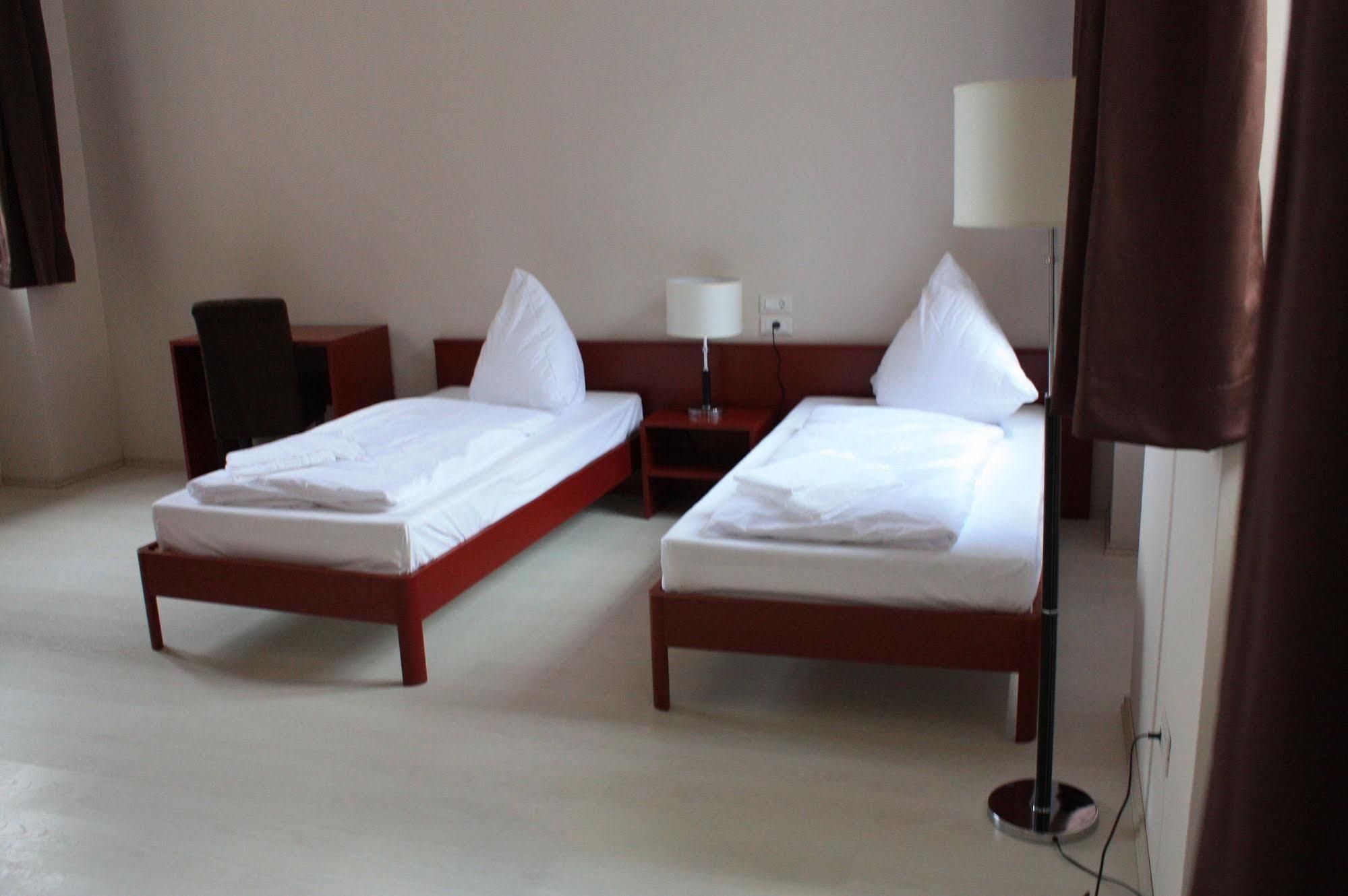 Und 3* Berlino